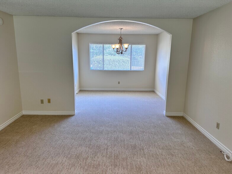 Building Photo - 3218 Tannencrest Dr