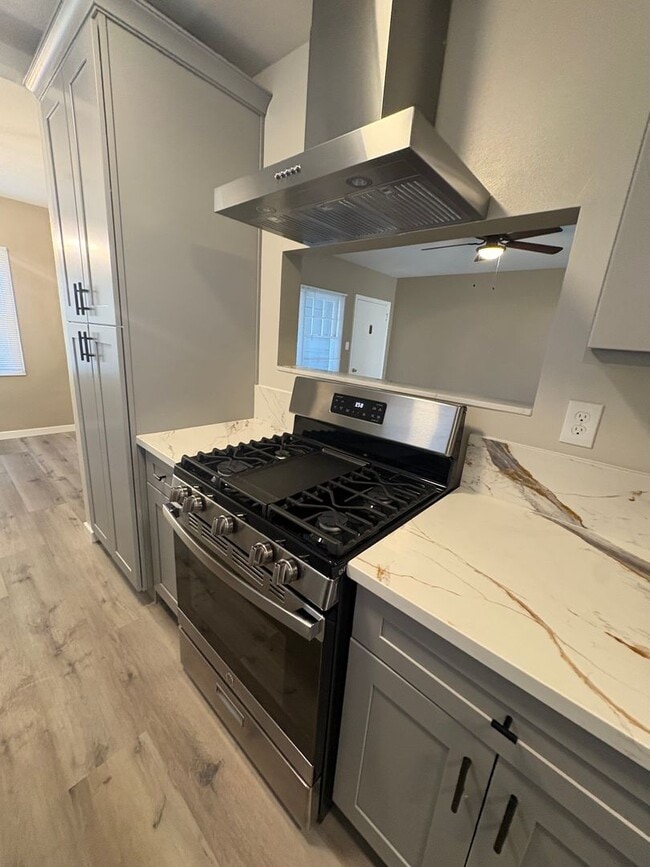 Building Photo - Fully Renovated 3 bed, 2 bath Home