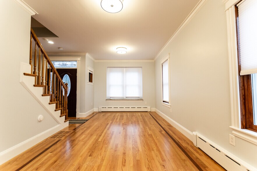 Building Photo - 64 Langley Rd