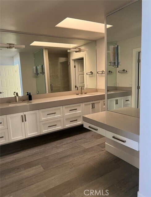 Building Photo - 2929 Sandy Pointe