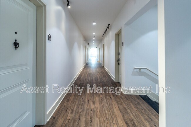 Building Photo - 1110 Franck St