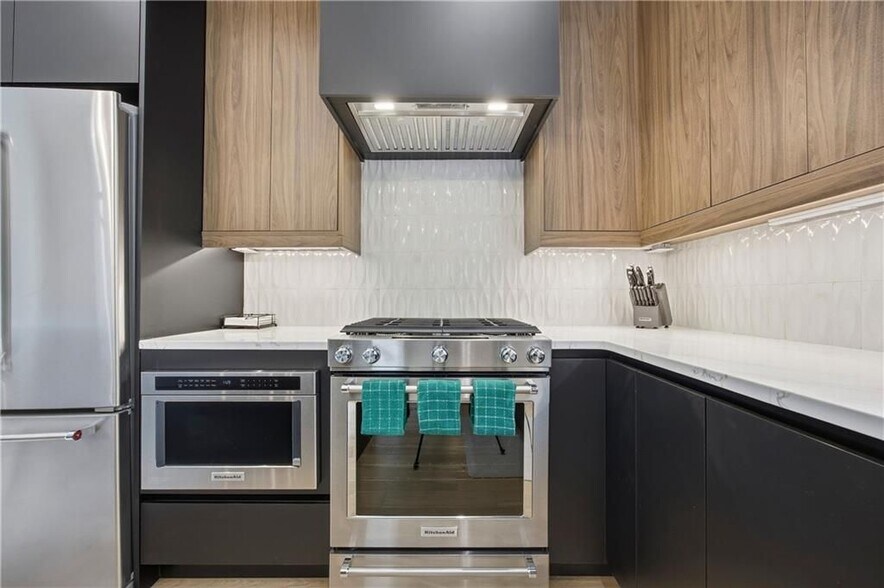 Building Photo - 434 Markham St SW