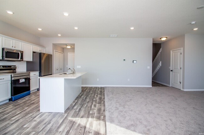 Building Photo - 1003 W Hamilton Rd N