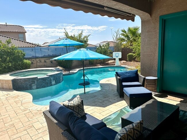 Building Photo - Estrella Mountain Ranch with Resort-style ...