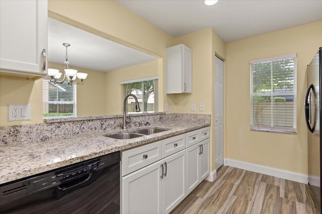 Building Photo - 326 Carina Cir