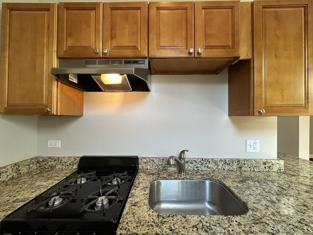 Building Photo - 901 Green Bay Rd