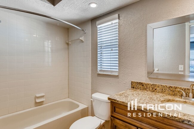Building Photo - 1708 Hibiscus Cir N
