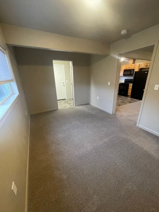 Building Photo - Conveniently Located Charming Pet Friendly Three Bedroom Home With Modern Updates!