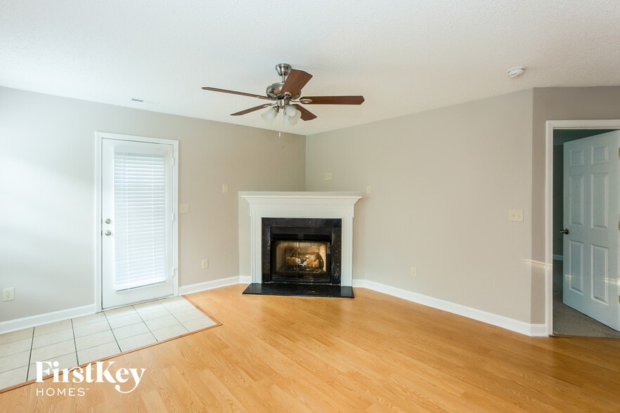 Building Photo - 2192 Mallard Pointe Dr