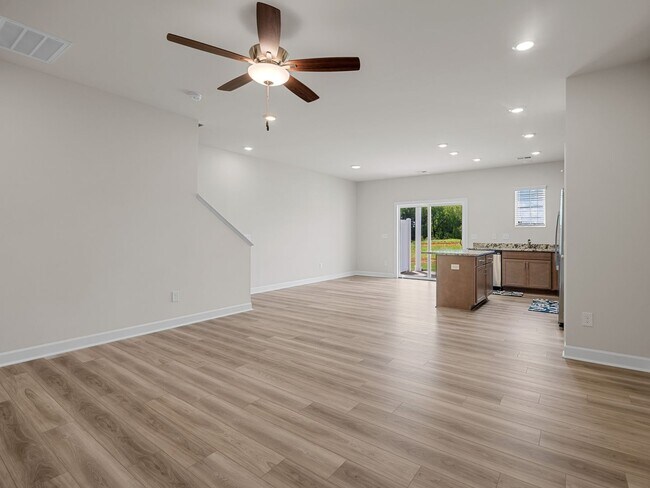 Building Photo - Modern Comfort Meets Southern Charm – New ...