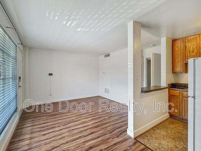 Building Photo - 732 Scotland St