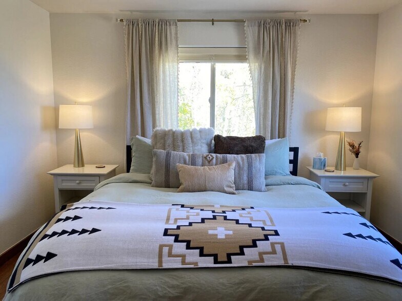guest bed - 850 Blacksmith Rd