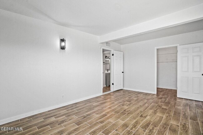 Building Photo - 5121 Beautonne Ave