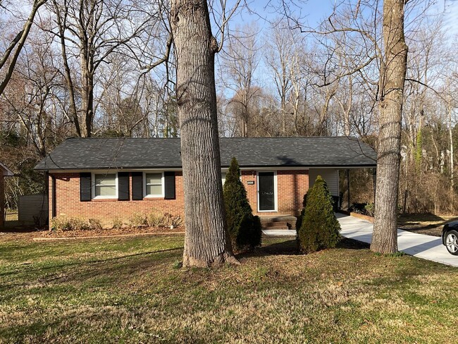 Primary Photo - New Renovated 3 Bedroom Home located in Ga...