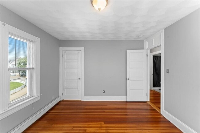 Building Photo - 360 Weeden St