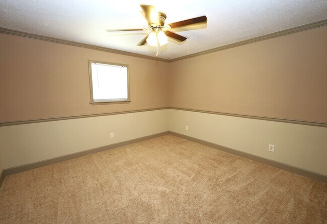 Building Photo - 3101 Wallace Dr