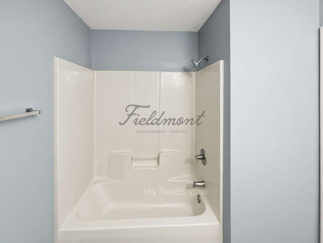 Building Photo - 107 Pelham Square Way