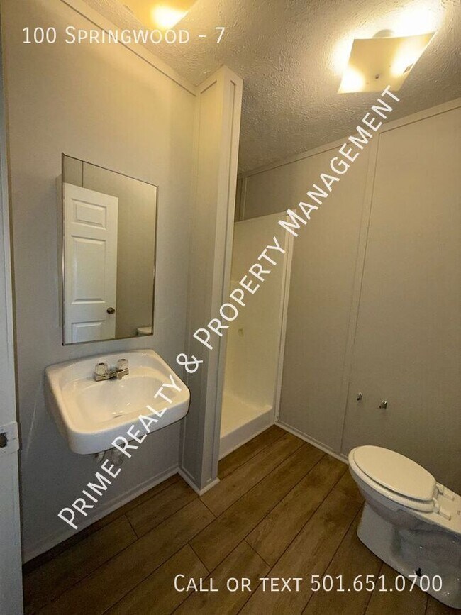 Building Photo - 100 Springwood-7