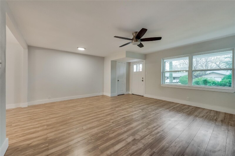 Building Photo - 1506 Hillcrest Dr