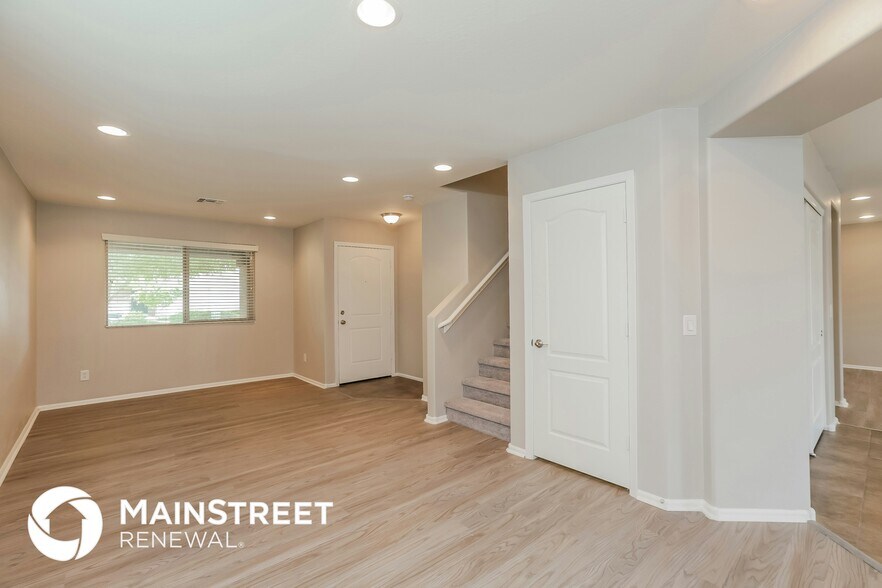 Building Photo - 8752 W Superior Ave