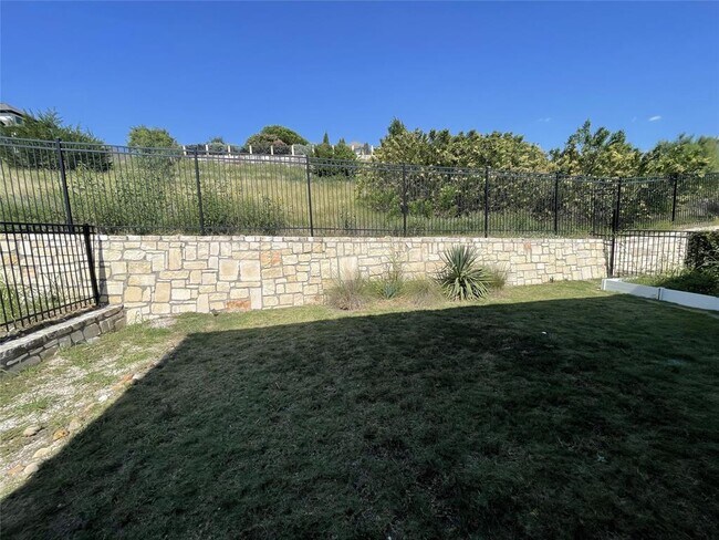 Building Photo - 121 Merrick Rd