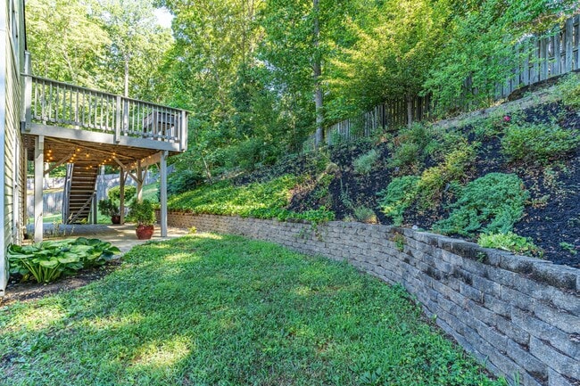 Building Photo - Gorgeous Single Family Home on a Cul-de-Sac!