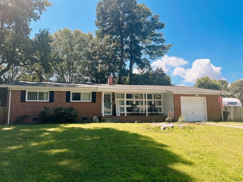Primary Photo - 3705 Marilyn Ln
