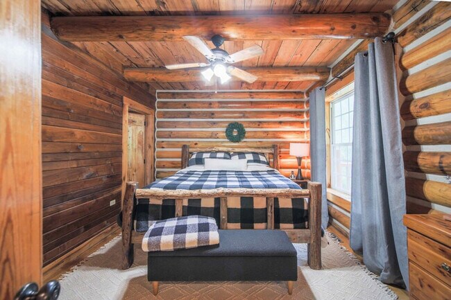 Building Photo - 195 Black Bear Dr