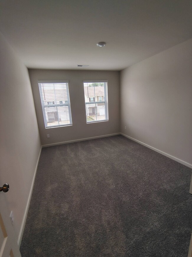 Building Photo - 725 Big Bnd Ct