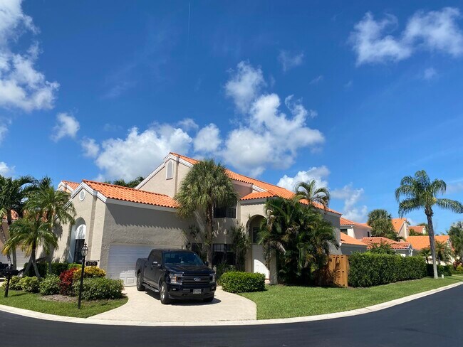 Primary Photo - 2579 La Lique Cir
