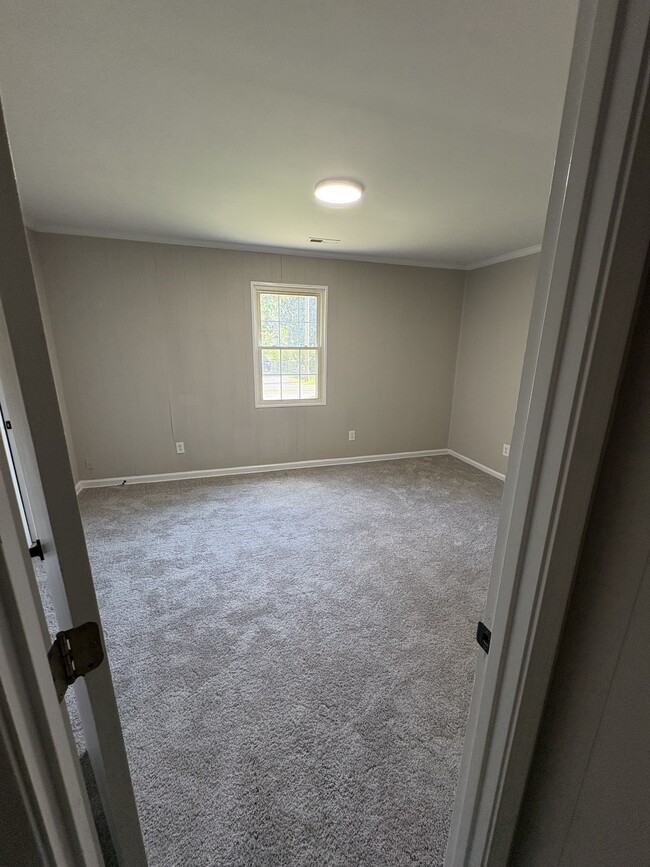 Building Photo - 583 Thicket Run