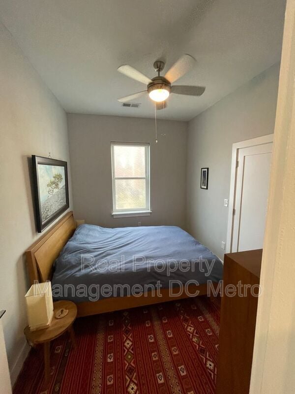 Building Photo - 1512 K St SE