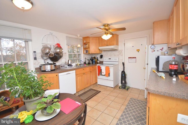 Building Photo - 14595 Woodland Ridge Dr