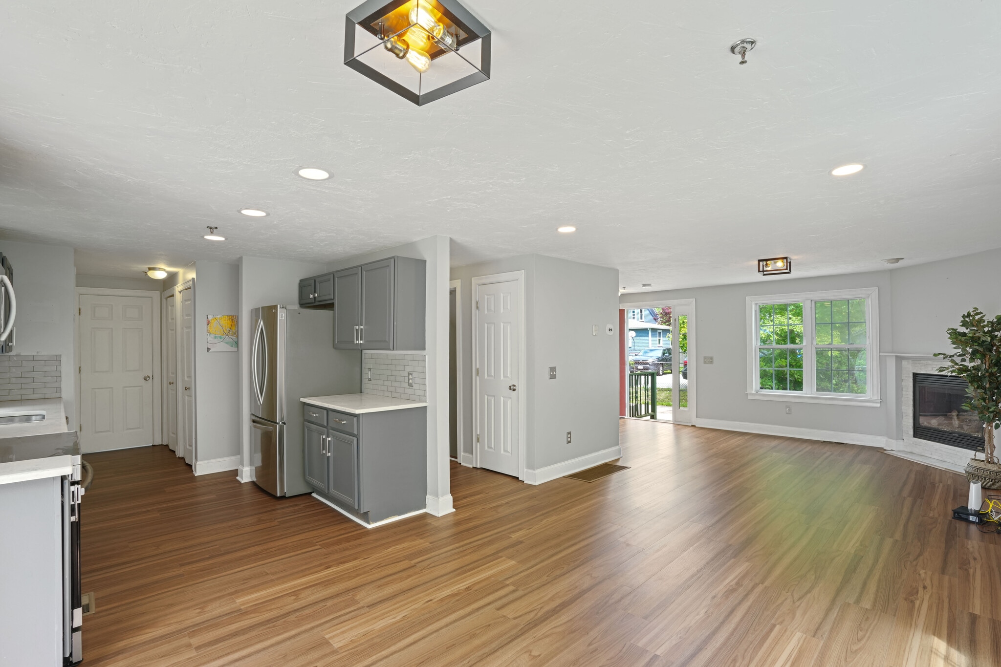 Living Room/Dining Room - 1 Eddy St