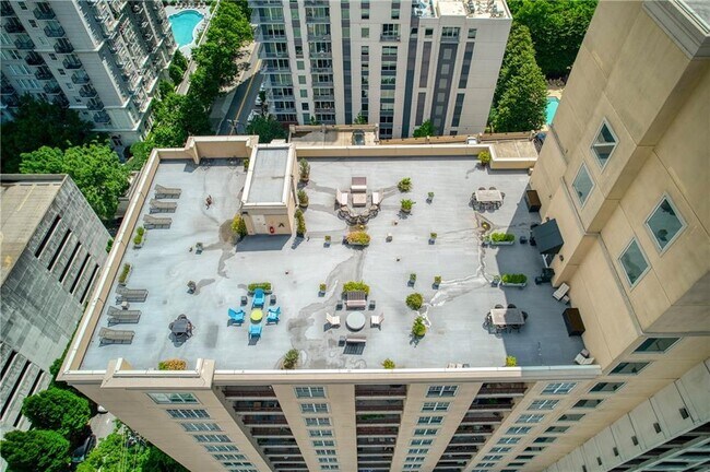 Building Photo - 1101 Juniper St NE