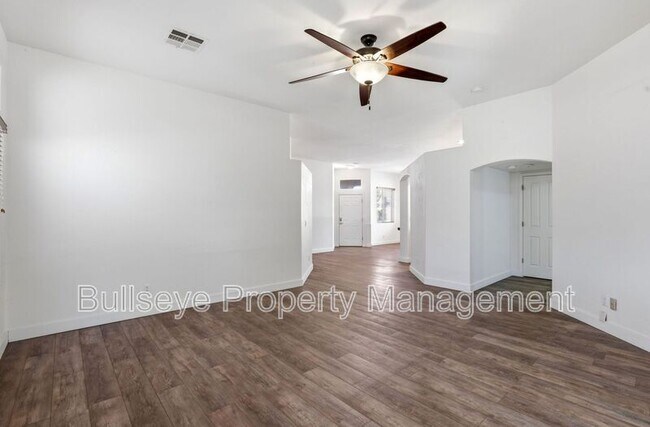 Building Photo - 6519 S 5th Way