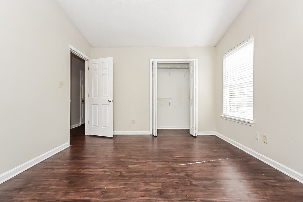 Building Photo - 68 Hampton Oaks Dr
