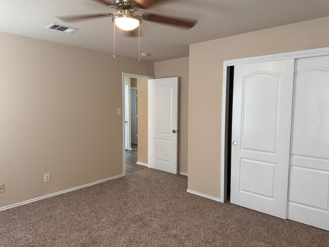Building Photo - 9061 Clearwood Pth