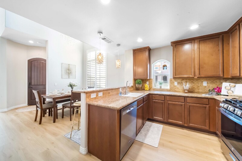 Building Photo - 52154 Rosewood Ln