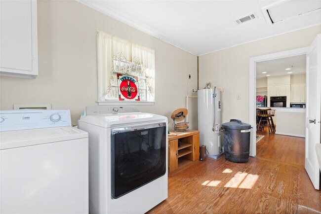 Building Photo - 18218 Buck Rd