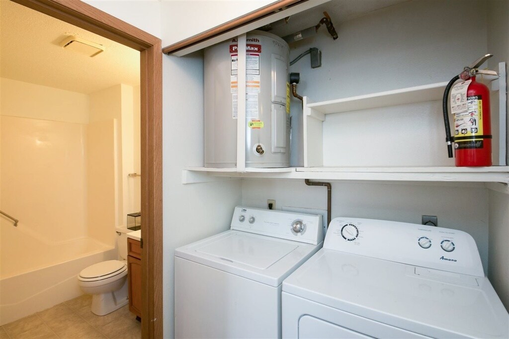 Building Photo - 812 Benton Dr