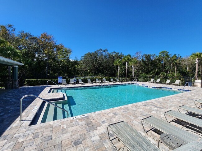 Building Photo - Lovely 4 Bedroom Home at Oak Leaf Preserve