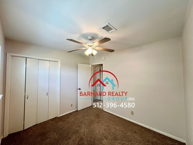 Building Photo - Available July 12: Duplex Close to Texas S...