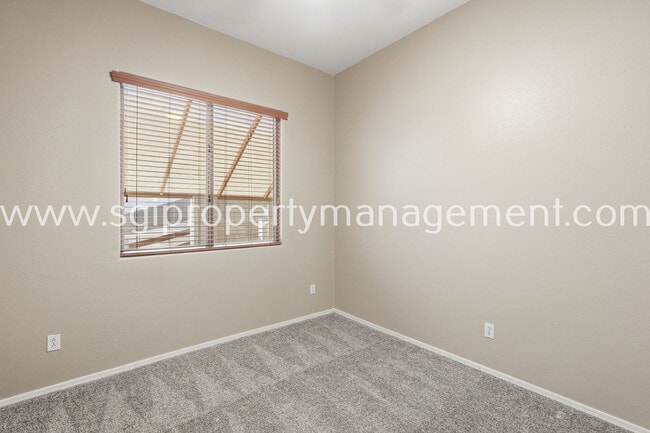 Building Photo - 13178 W Rimrock St