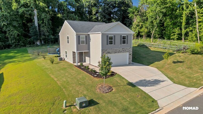 Building Photo - Charming 4BR House in Greensboro