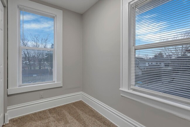 Building Photo - 293-295 Woodrow Ave