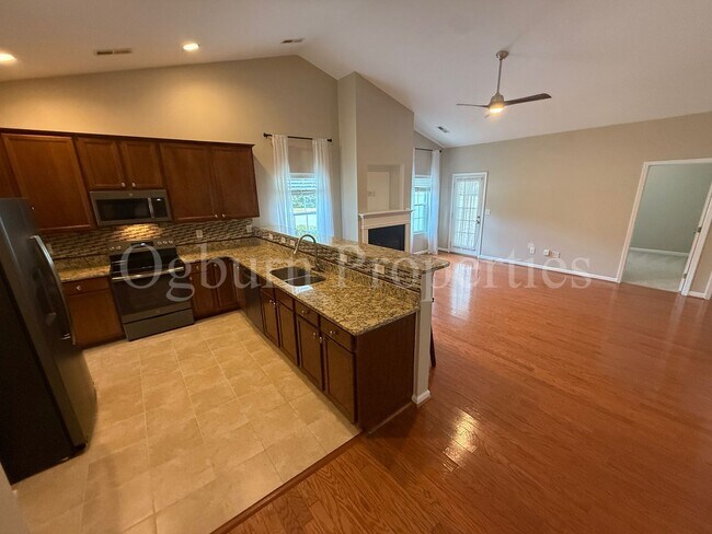 Building Photo - 3BR/2BA Charming Home in Griffith Park!