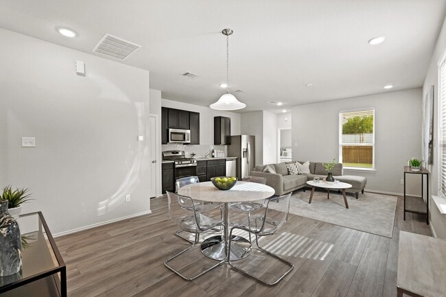 Building Photo - 1410 Acorn Mdw St