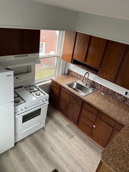 Building Photo - 553 Britton Rd