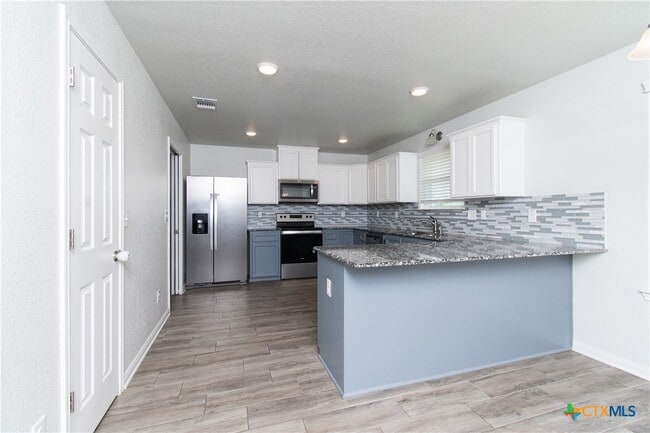 Building Photo - 6910 Catherine Dr